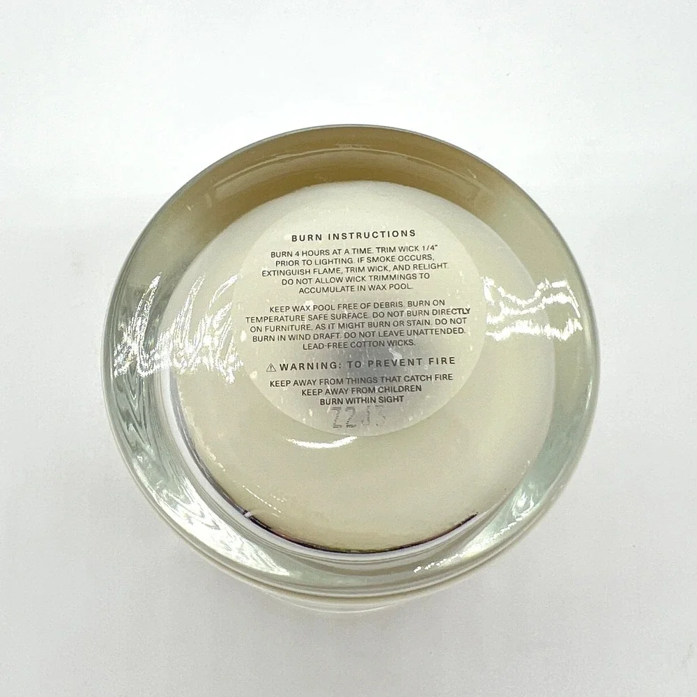 Oak Essentials Santo Wood Candle Women 7.5 oz White Earthy Palo Santo Sandalwood